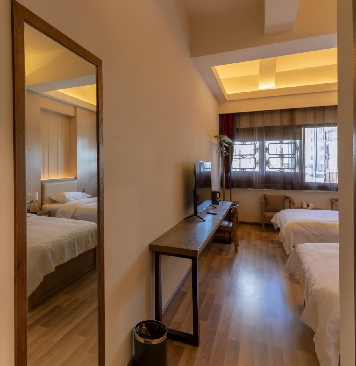 The Hump Hostel 驼峰客栈 Kunming Buitenkant foto