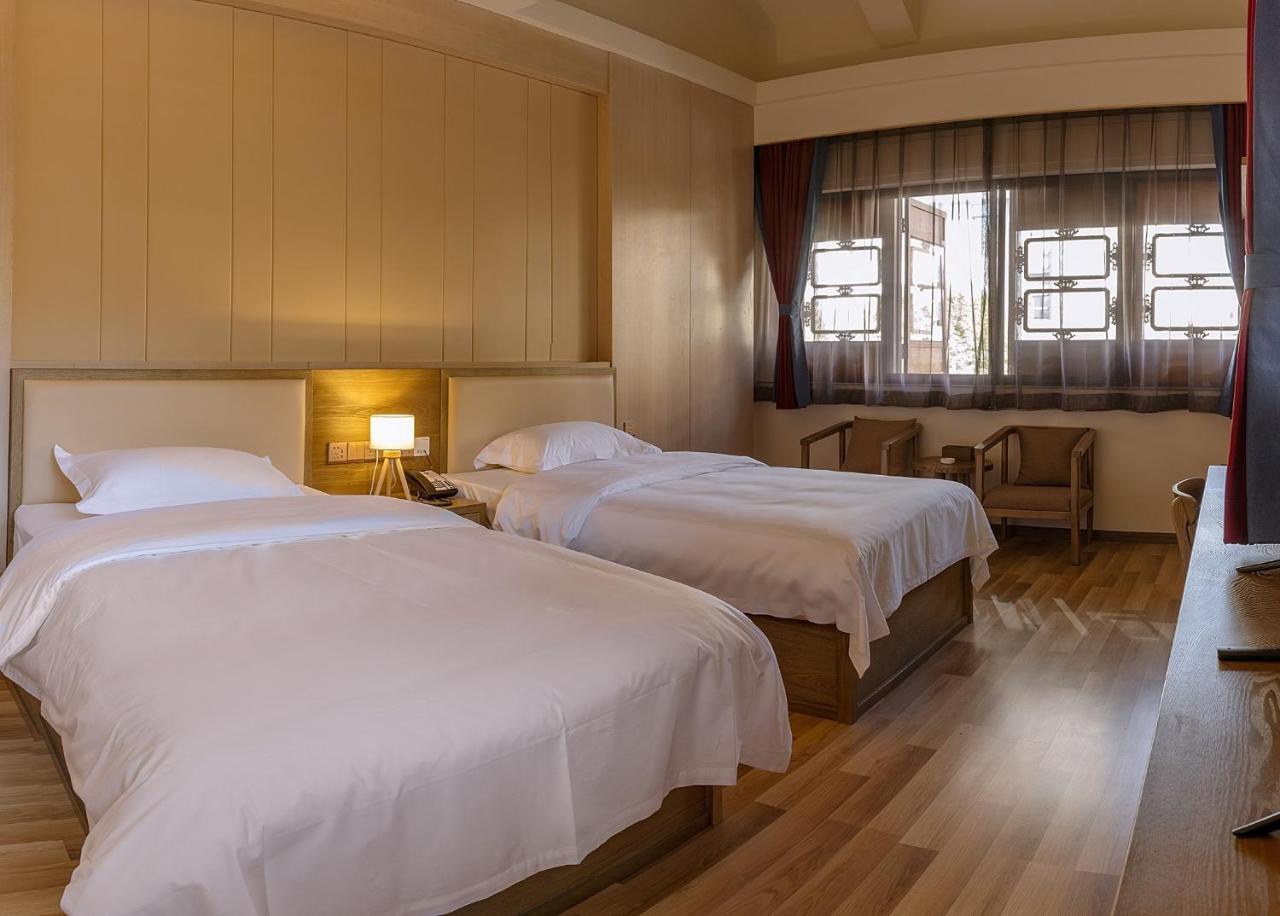 The Hump Hostel 驼峰客栈 Kunming Buitenkant foto
