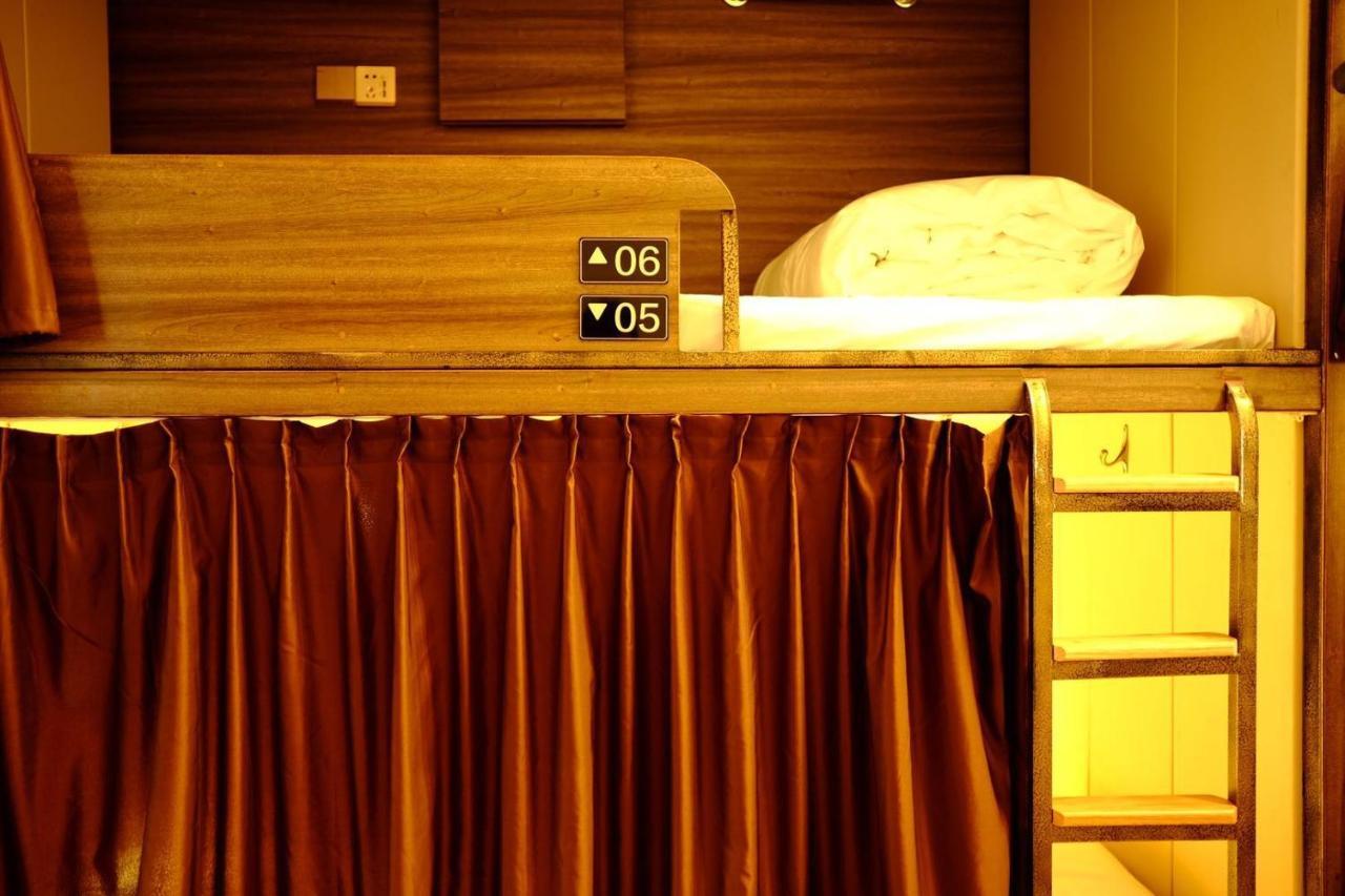The Hump Hostel 驼峰客栈 Kunming Buitenkant foto