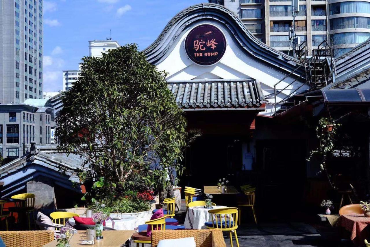 The Hump Hostel 驼峰客栈 Kunming Buitenkant foto